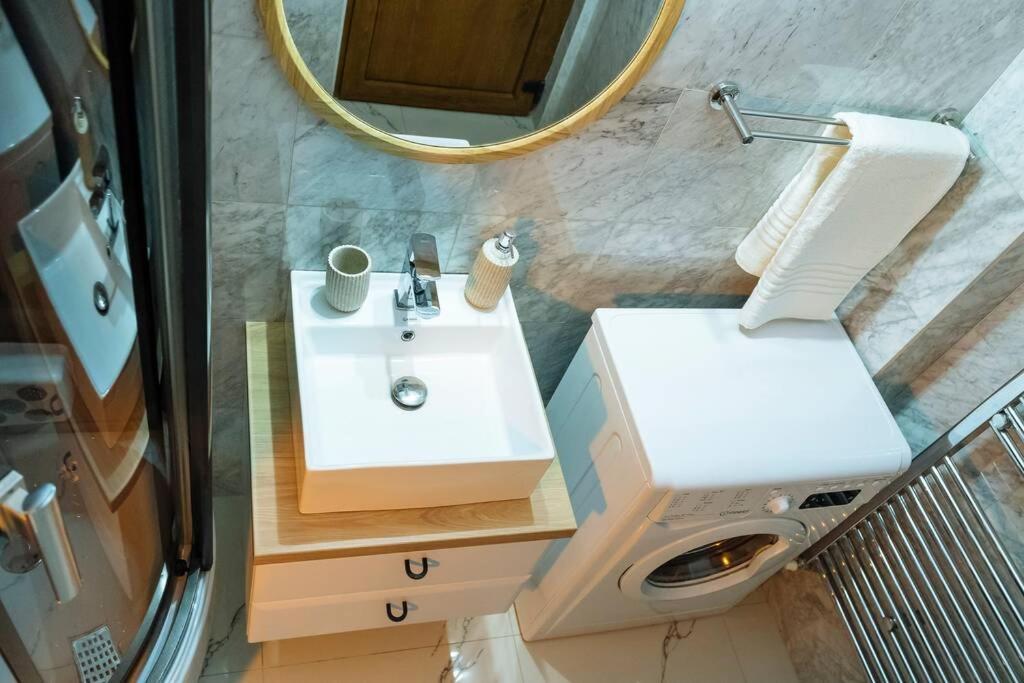 Studio With Private Terrace Next To Cismigiu Bucureşti Eksteriør bilde